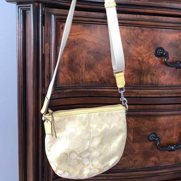 COACH YELLOW LOGO PURSE ZIP TOP - Picture 3 of 8